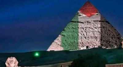 الصورة المتداولة لأهرامات الجيزة مضاءة بعلم فلسطين ليست حديثة