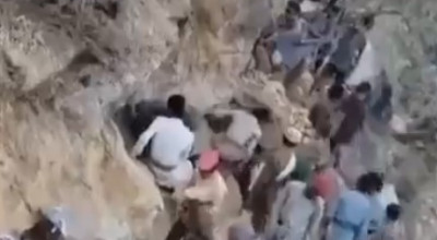 حقيقة الفيديو المتداول حول تنقيب ونهب لمناجم الذهب في جبال سيئون
