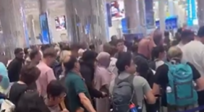 ما حقيقة مغادرة المسافرين مطار دبي عقب التحذيرات الأمريكية والأوروبية؟