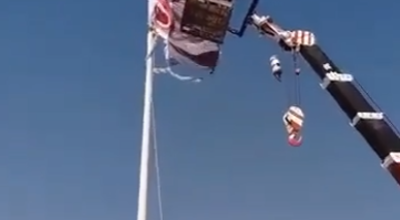 فيديو تغيير العلم اليمني في الوديعة مزيف ويعود لتغيير العلم في منفذ شحن بالمهرة