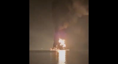 انتشار فيديو قديم لاستهداف سفينة في مضيق هرمز