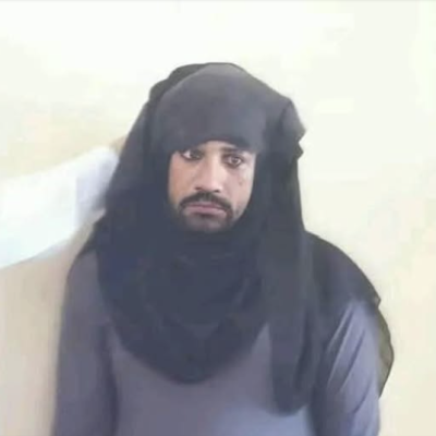 الصورة من مصر وليست لمتظاهر قبض عليه في المكلا