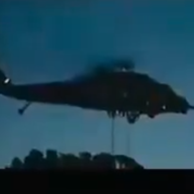 فيديو وصورتان يُزعم أنّها تُوثّق إنزالًا جويًّا في صنعاء.. ما حقيقتها؟