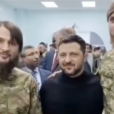 هل التقى الرئيس الأوكراني زيلينسكي بـ عبدالحكيم الشيشاني في دمشق؟