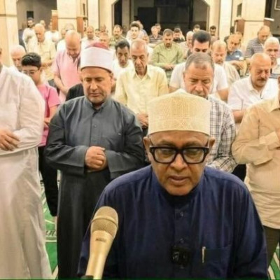 حقيقة صورة رئيس صوماليلاند في المسجد الأقصى: مفبركة وتعود لإمام مسجد في مصر