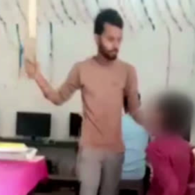 مقطع اعتداء معلم على طفل قديم وليس في سوريا