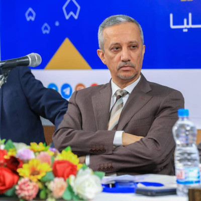 أنباء التوافق على تعيين شوقي أحمد هائل نائبا لرئيس الوزراء غير صحيحة