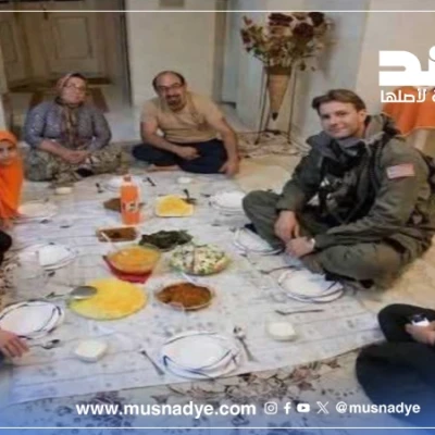 الصورة مفبركة وليست لطيار أمريكي في منزل عائلة إيرانية