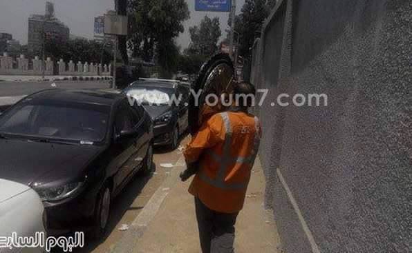 حقيقة إرسال النادي الأهلي لدرع الدوري مع عامل نظافة