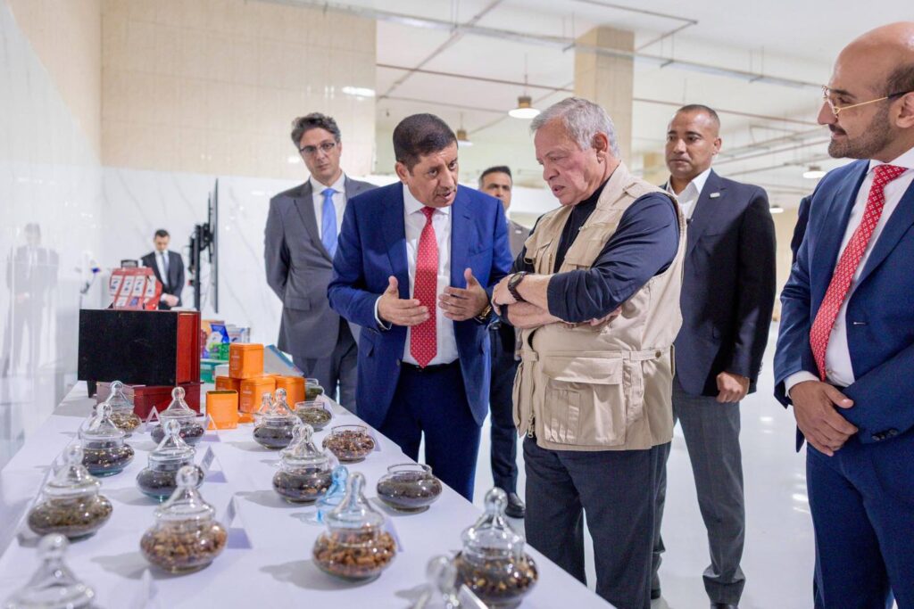 هل تعرض منزل رجل الأعمال حسن الكبوس للاقتحام في صنعاء؟