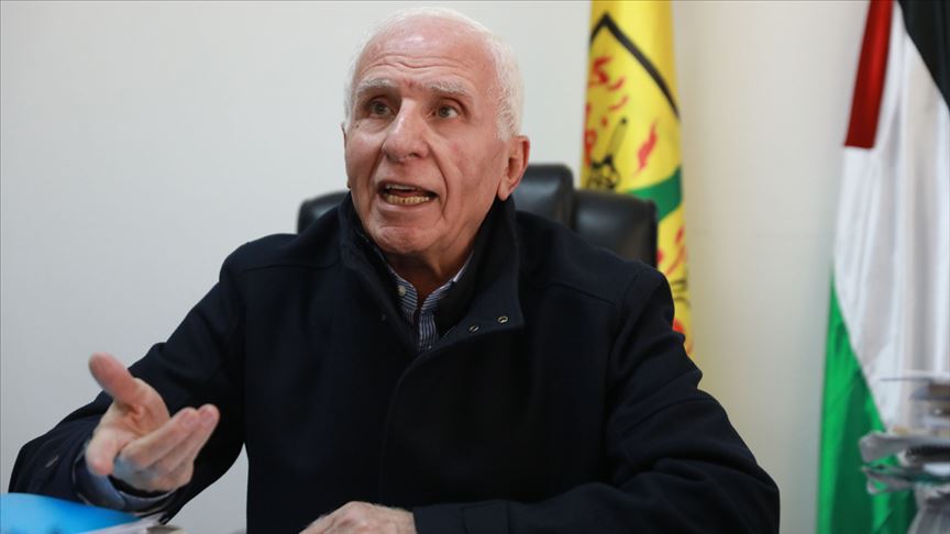 لا صحة لتجميد عضوية عزام الأحمد في منظمة التحرير الفلسطينية وحركة فتح