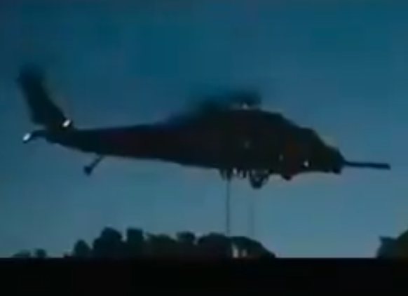فيديو وصورتان يُزعم أنّها تُوثّق إنزالًا جويًّا في صنعاء.. ما حقيقتها؟
