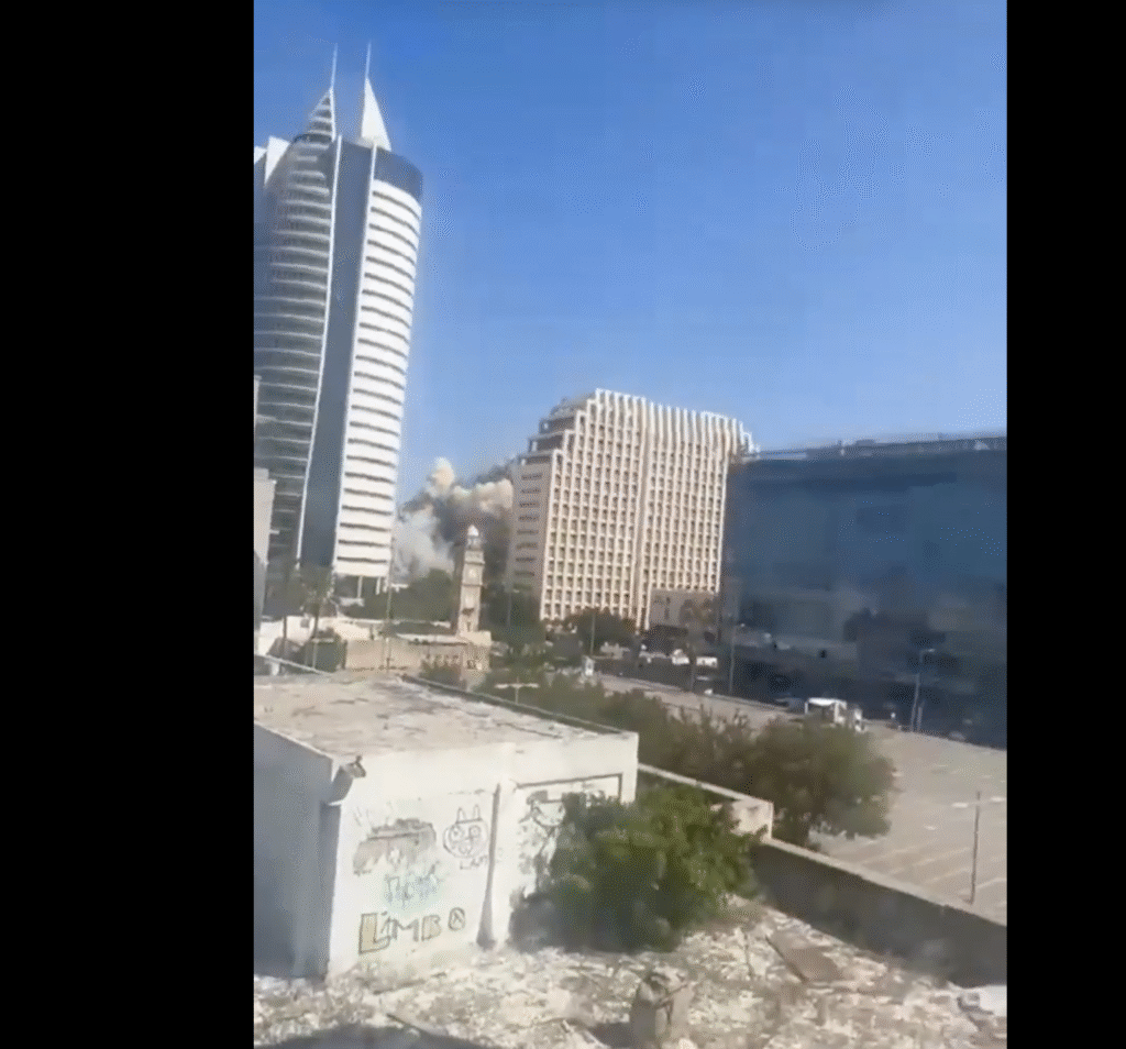انتشار فيديو قديم لقصف على حيفا مع الادعاء أنه حديث 