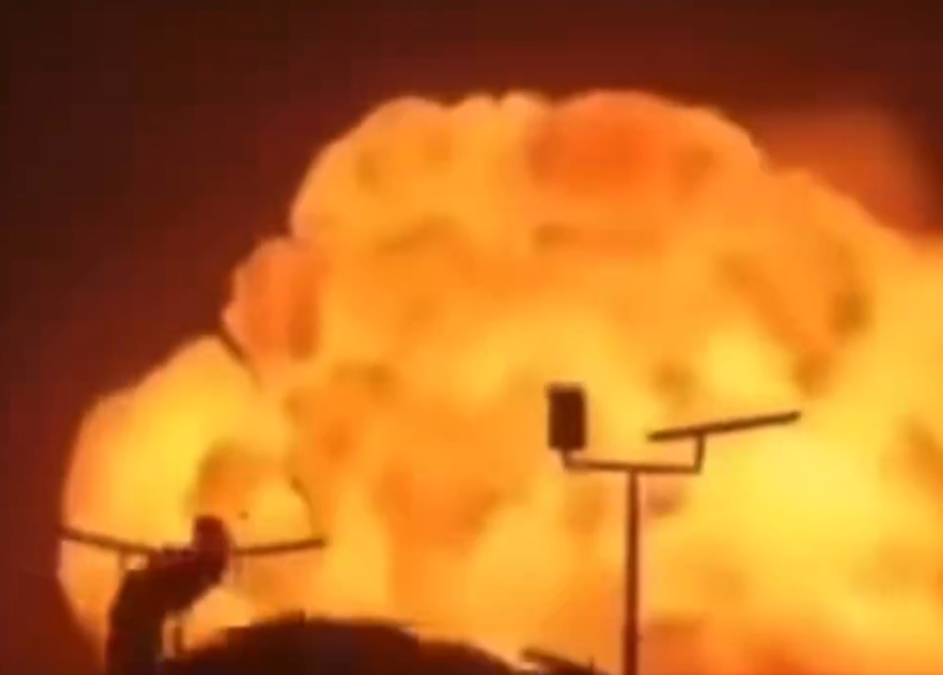 الفيديو لغارات أمريكية على صنعاء عام 2025 وليس من الضالع