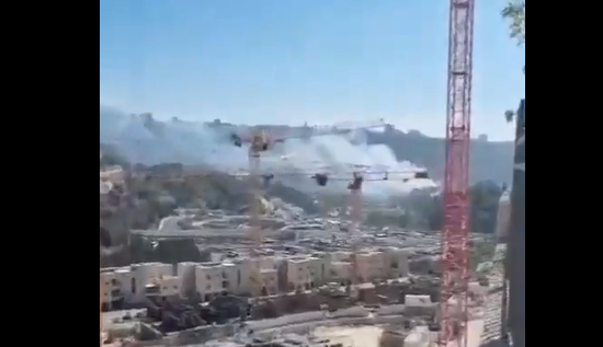 الفيديو المتداول لا يعود لحريق ناتج عن سقوط شظايا صاروخ يمني على الاحتلال حديثًا