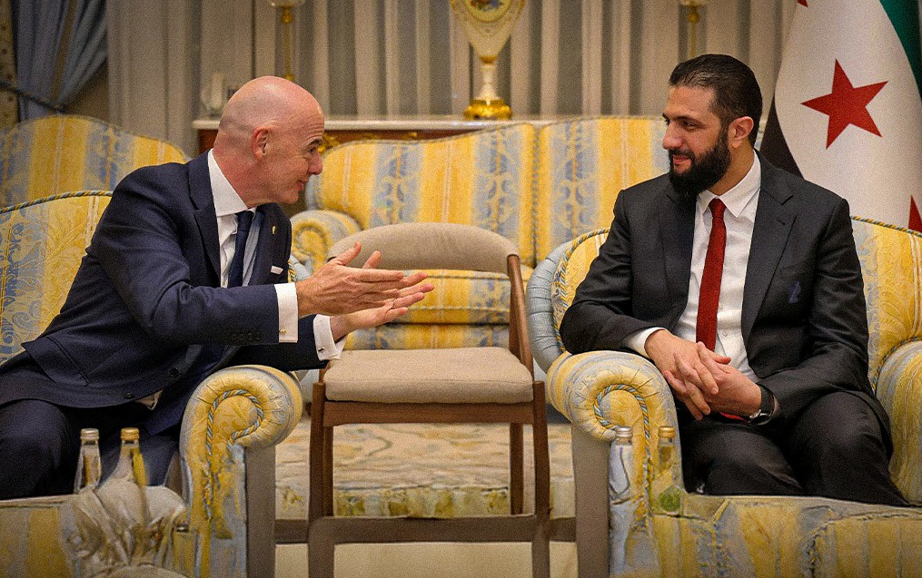 منشور غير صحيح يُنسب للاعب برشلونة روني بردغجي حول صورة الرئيس أحمد الشرع وإنفانتينو